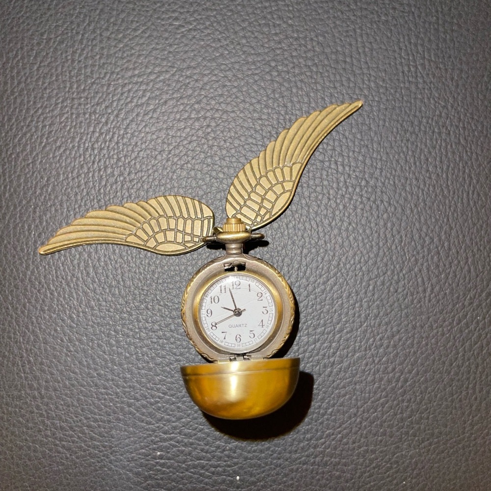 Golden Winged Quartz Pocket Watch
